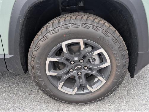Cacti Green 2026 Chevrolet Equinox FWD ACTIV