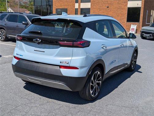 Ice Blue Metallic 2023 Chevrolet Bolt EUV FWD Premier