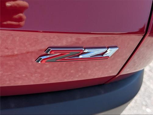 Radiant Red Tintcoat 2026 Chevrolet Traverse AWD Z71