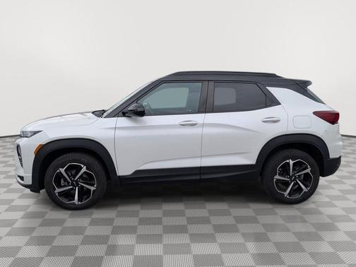 Iridescent Pearl Tricoat 2022 Chevrolet Trailblazer RS