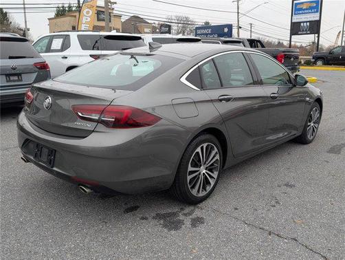 2018 Buick Regal Sportback Essence