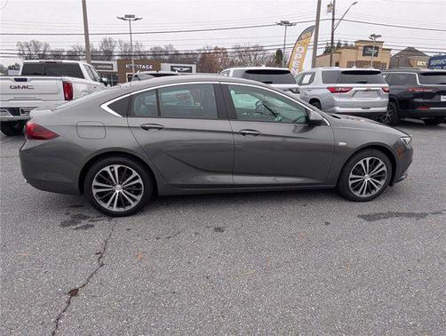2018 Buick Regal Sportback Essence