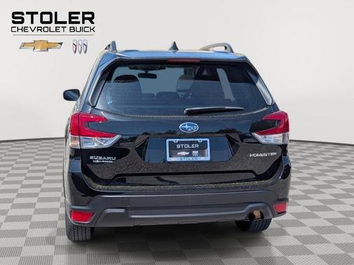 Crystal Black Silica 2023 Subaru Forester Premium