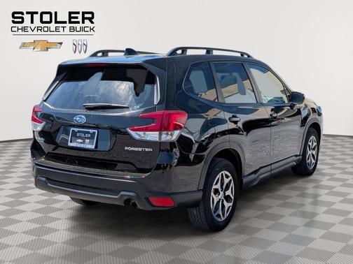 Crystal Black Silica 2023 Subaru Forester Premium