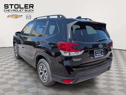 Crystal Black Silica 2023 Subaru Forester Premium