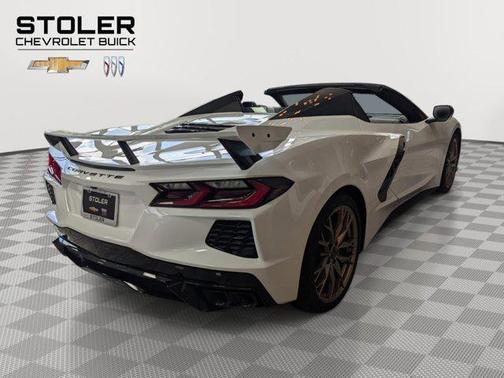 Arctic White 2026 Chevrolet Corvette Stingray w/3LT