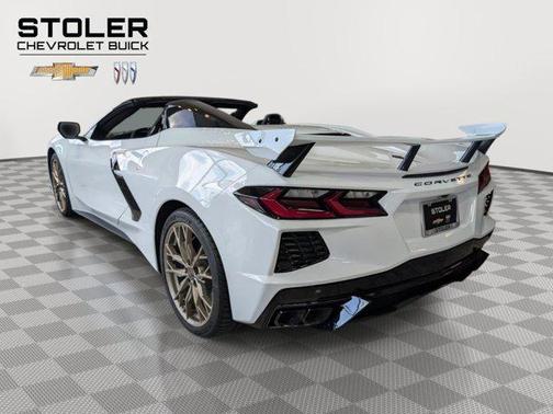 Arctic White 2026 Chevrolet Corvette Stingray w/3LT
