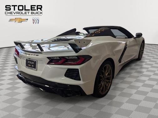 Arctic White 2026 Chevrolet Corvette Stingray w/3LT