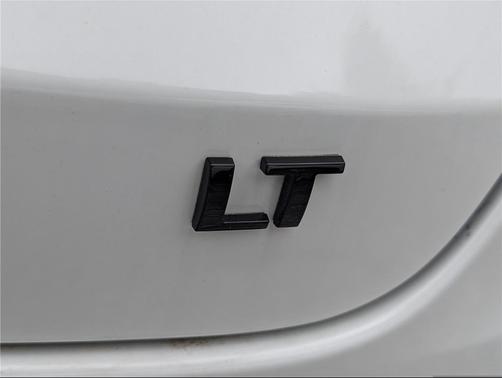 Summit White 2026 Chevrolet Trax LT