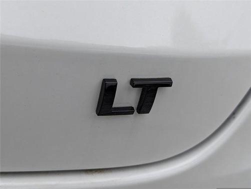 Summit White 2026 Chevrolet Trax LT