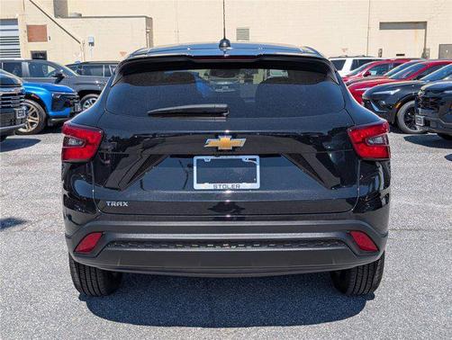 Mosaic Black Metallic 2024 Chevrolet Trax LS