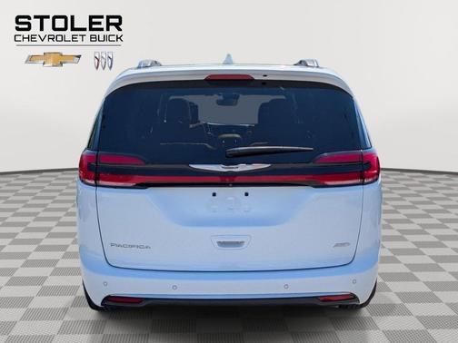 Bright White Clearcoat 2021 Chrysler Pacifica L