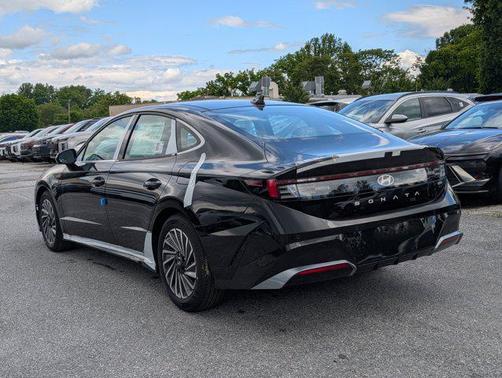 2025 Hyundai SONATA Hybrid Limited