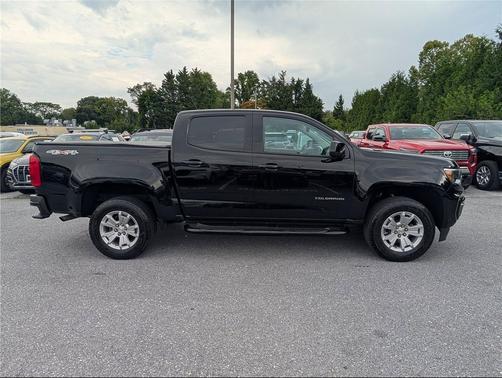 Black 2022 Chevrolet Colorado LT