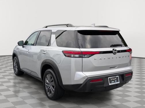 Brilliant Silver Metallic 2024 Nissan Pathfinder SV FWD