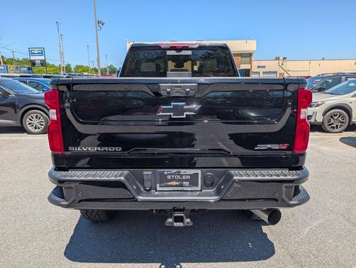 Black 2024 Chevrolet Silverado 2500 4WD Crew Cab Standard Bed ZR2