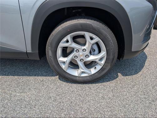 Sterling Gray Metallic 2026 Chevrolet Trax LS