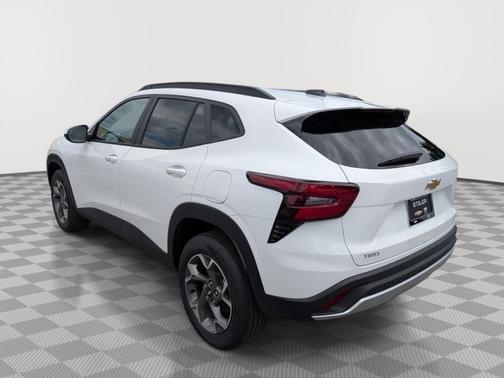 Summit White 2026 Chevrolet Trax LT