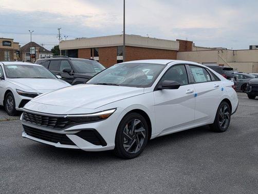 2025 Hyundai ELANTRA Sport