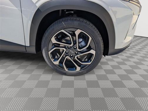 Summit White 2026 Chevrolet Trax FWD 2RS