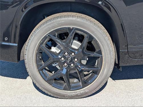 Mosaic Black Metallic 2026 Chevrolet Traverse RS