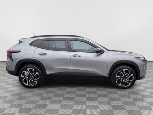 Sterling Gray Metallic 2024 Chevrolet Trax FWD 2RS