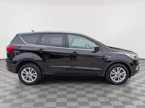 Magnetic Metallic 2019 Ford Escape SE