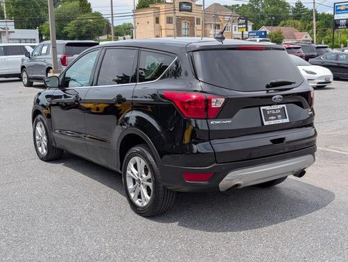 Magnetic Metallic 2019 Ford Escape SE