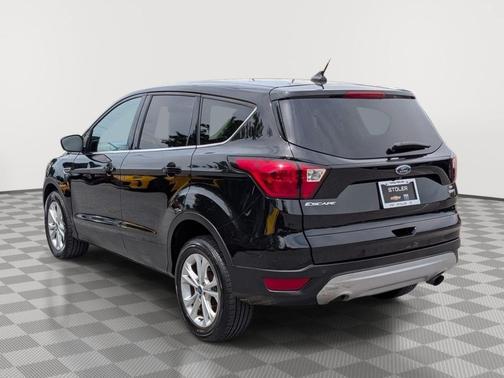 Magnetic Metallic 2019 Ford Escape SE