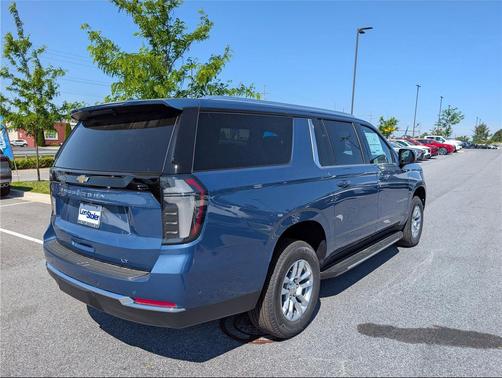 Lakeshore Blue Metallic 2026 Chevrolet Suburban LT