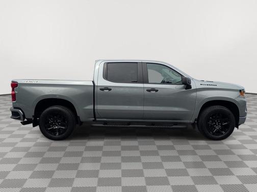 Sterling Gray Metallic 2025 Chevrolet Silverado 1500 Custom