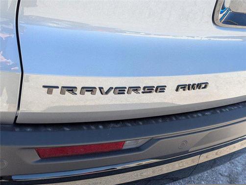 Sterling Gray Metallic 2026 Chevrolet Traverse LT