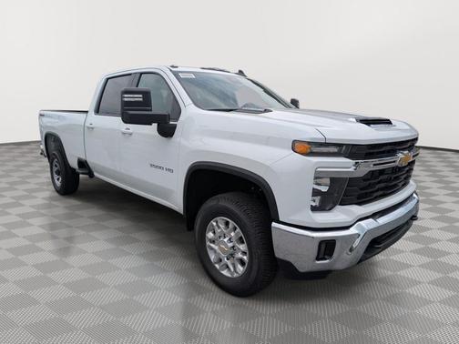 Summit White 2026 Chevrolet Silverado 3500 LT