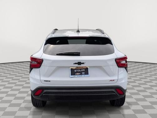 Summit White 2024 Chevrolet Trax FWD 2RS