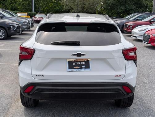 Summit White 2024 Chevrolet Trax FWD 2RS