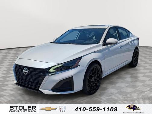 Pearl White Tricoat 2023 Nissan Altima 2.5 SL