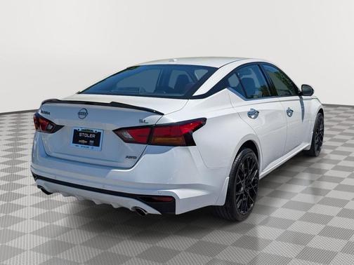 Pearl White Tricoat 2023 Nissan Altima 2.5 SL
