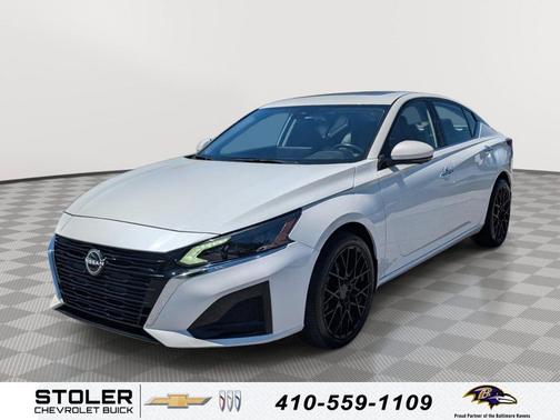 Pearl White Tricoat 2023 Nissan Altima 2.5 SL