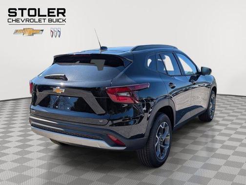 Mosaic Black Metallic 2026 Chevrolet Trax LT