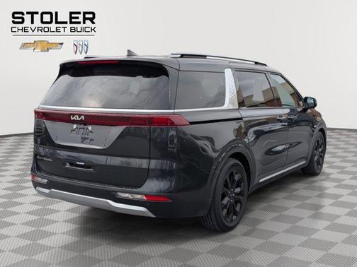 2022 Kia Carnival SX
