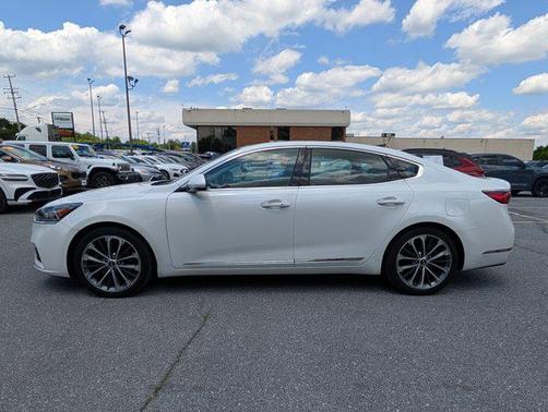 2019 Kia Cadenza Technology