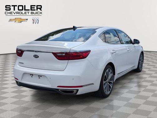 2019 Kia Cadenza Technology