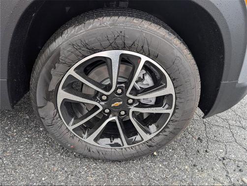 Sterling Gray Metallic 2026 Chevrolet Trailblazer LT