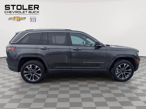 Baltic Gray Metallic Clearcoat 2022 Jeep Grand Cherokee Overland
