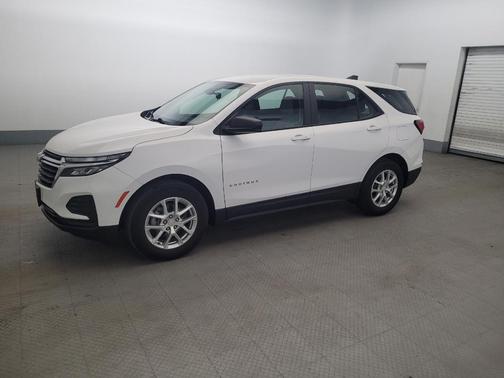 Summit White 2023 Chevrolet Equinox LS