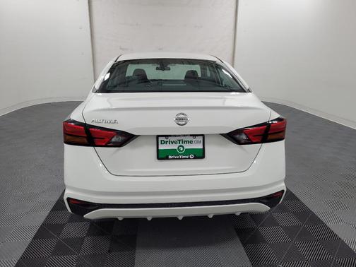 Glacier White 2022 Nissan Altima S FWD