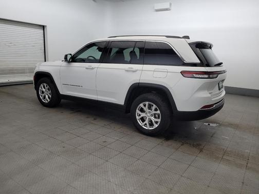 Bright White Clearcoat 2023 Jeep Grand Cherokee Limited