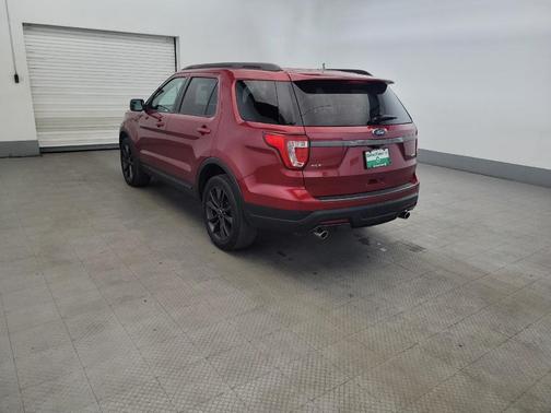 Red 2018 Ford Explorer XLT