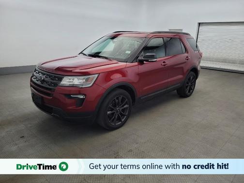 Red 2018 Ford Explorer XLT