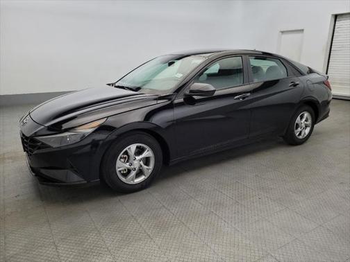 2022 Hyundai ELANTRA SE